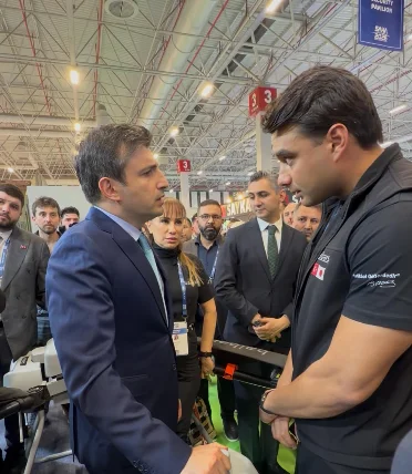 Selçuk Bayraktar, SAHA EXPO 2026'da baibars Standını Ziyaret Etti